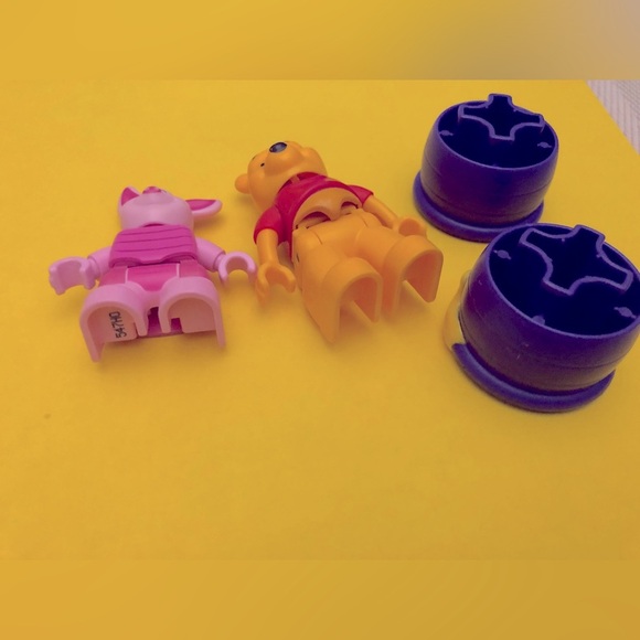LEGO Duplo Disney Winnie The Pooh & Piglet characters and 2 honey bowls - Picture 2 of 2